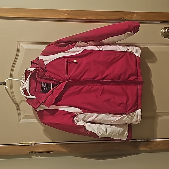 L.L. Bean Other - L.L. Bean girls 14/16 winter jacket with hood